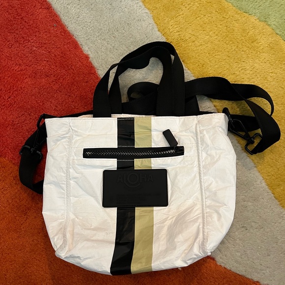 Aloha Collection Le Voyager Crossbody Lux Purse Bag White Black Tan Stripe GUC - Picture 1 of 3
